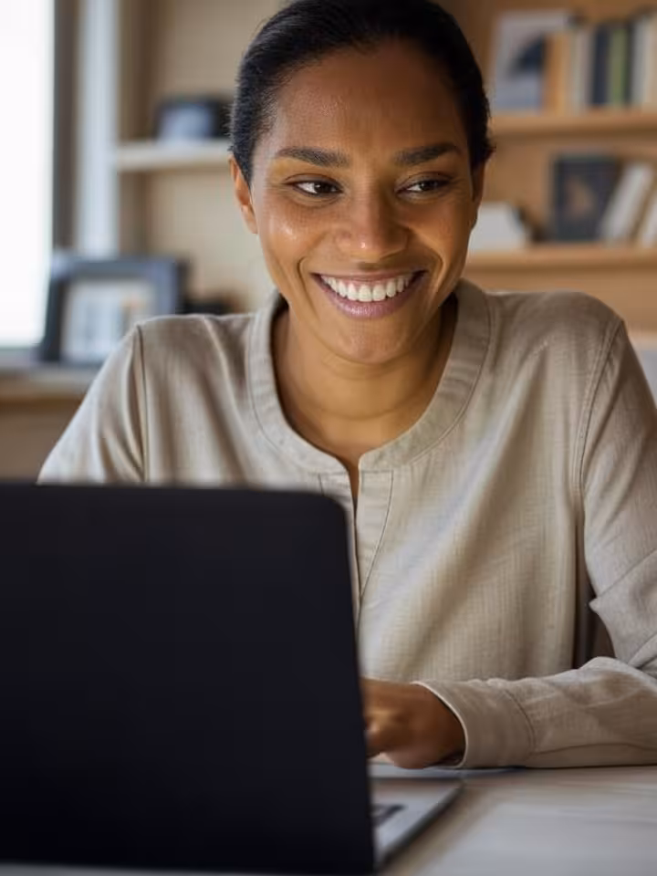 Vrouw maakt authentiek sugar dating profiel in Brussel